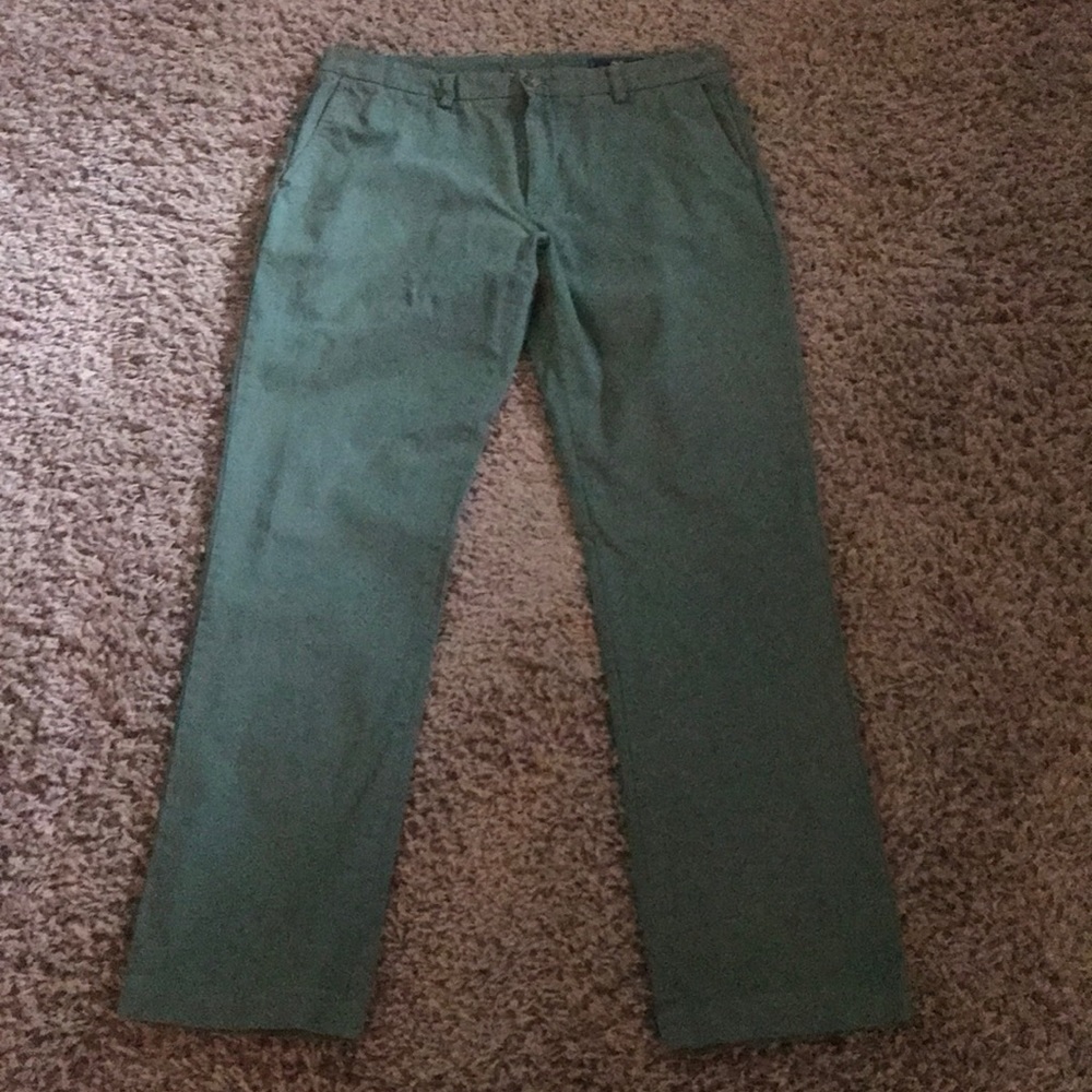 Vineyard Vine Green Khakis never worn